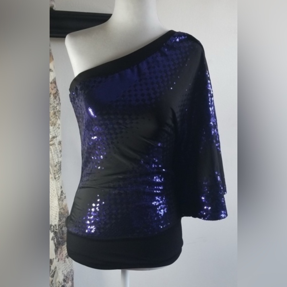 Arden B One-Shoulder Black and Purple Sequin Top